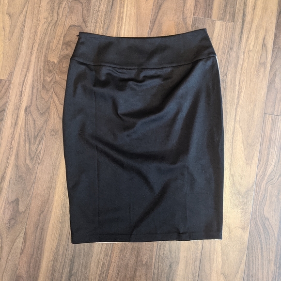 Yaya&Co brand new sequin skirt - Picture 2 of 7